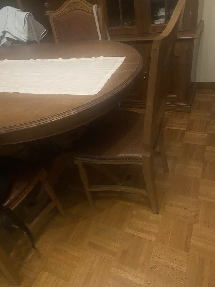 Movel, mesa e 6 cadeiras