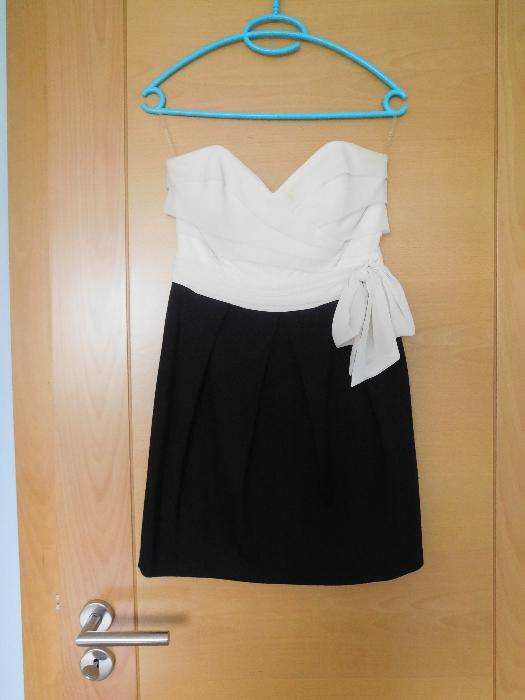 Vestido da marca Lipsy branco e preto como Novo