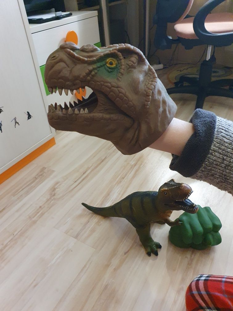 Детские игрушки динозавр, маска на руку, кулак Халка, пистолет