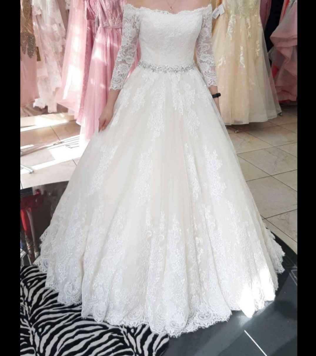 Piękną suknię ślubną
