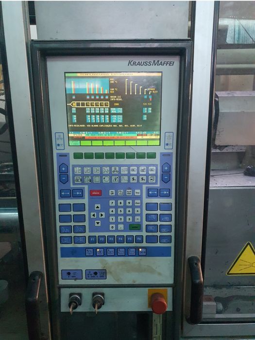 MÁQUINA INJEÇÃO PLÁSTICOS Krauss Maffei  Km250
