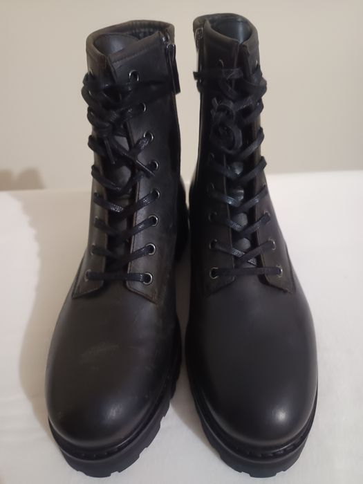 Botas verdes escuro/preto em pele tam 36.5