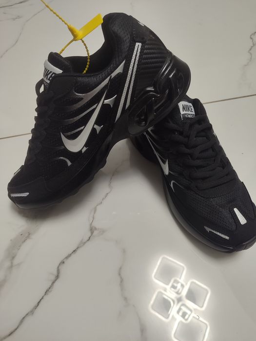 Кросівки nike initiator