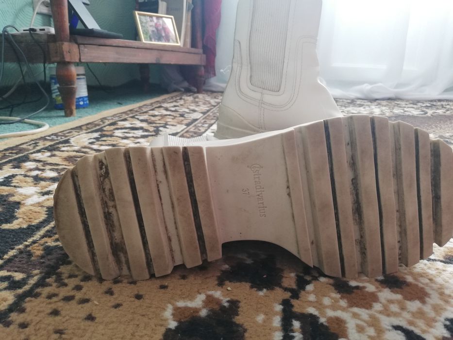 Черевики  жіночі.