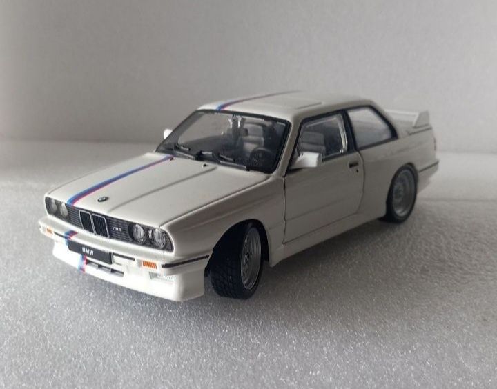 Bmw m3 e30 escala 1:24