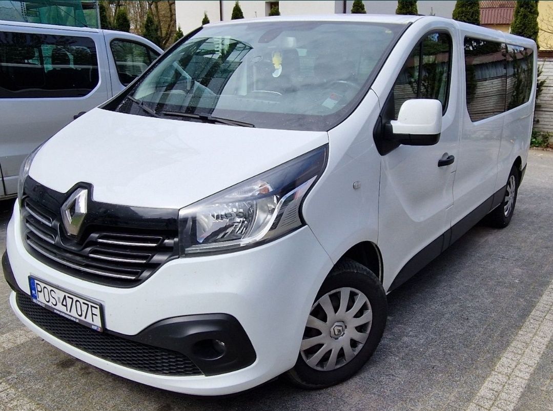 Wypożyczenie Wynajem Busa 9 osobowego Trafic Vivaro