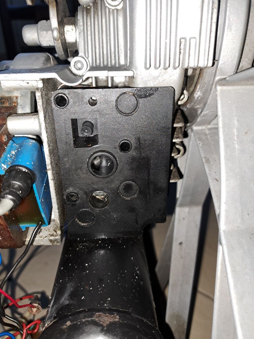 Uchwyt, adapter do montażu gaźnika Romet do roweru z silnikiem Sachs