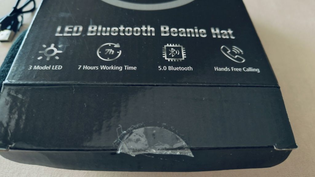 Czapka bluetooth z słuchawkami i latarką