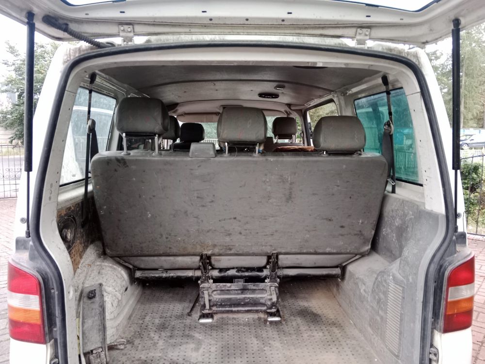 VW TRANSPORTER T5 1.9 TDI 9 osobowy
