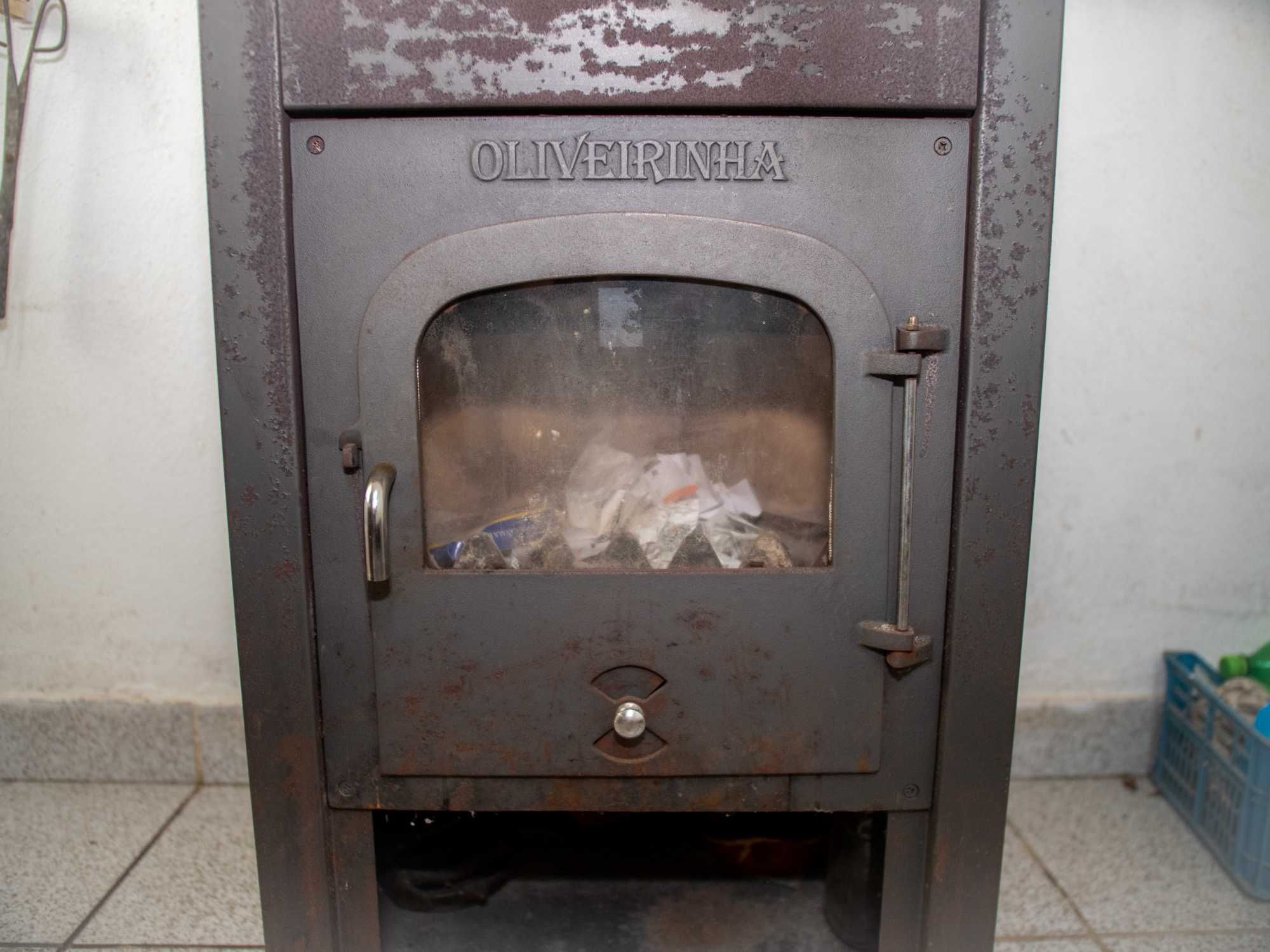 Salamandra a Lenha com Forno – Prática e Eficiente