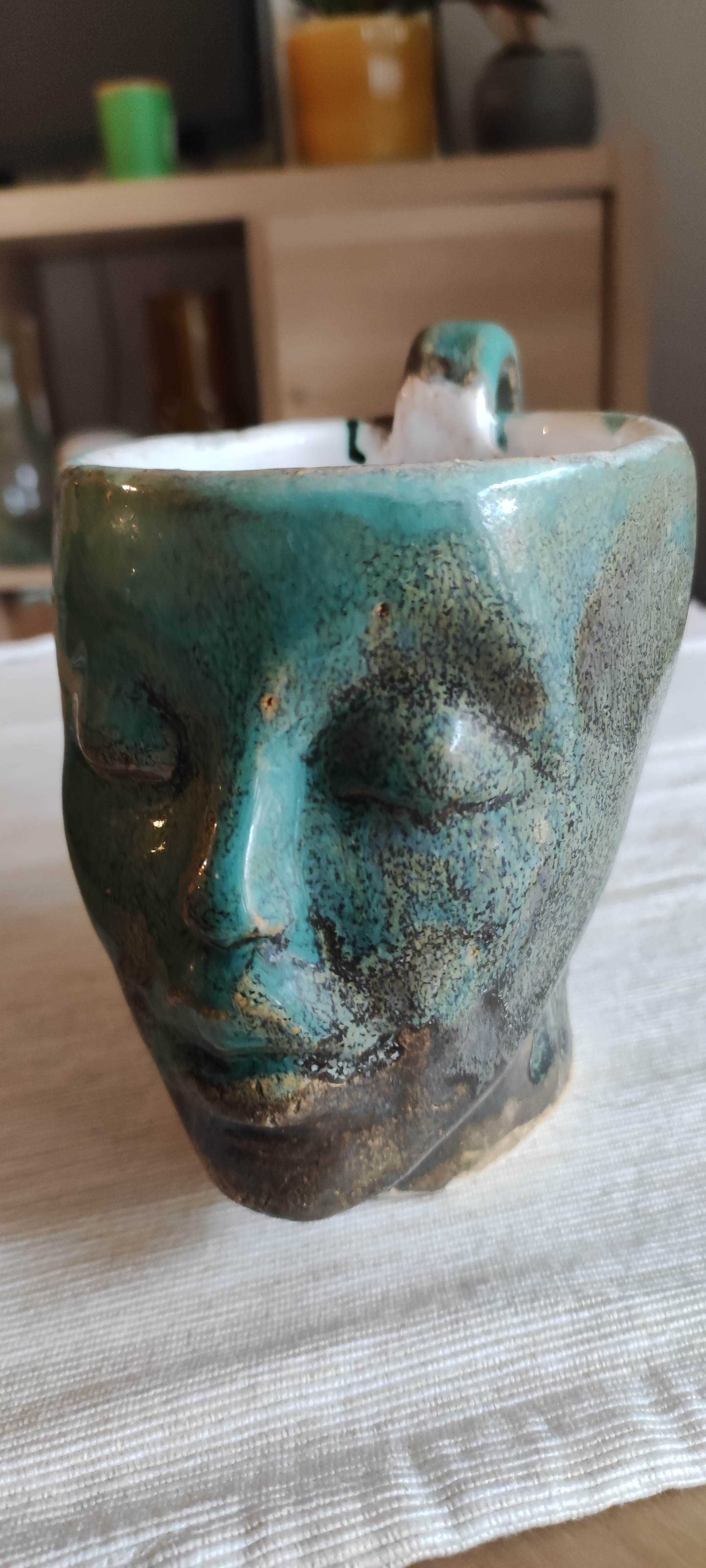Kubek ceramiczny twarz rękodzieło Artyferia