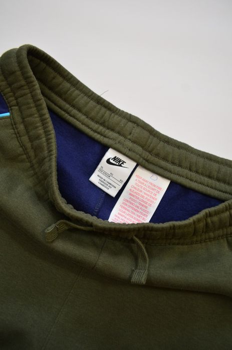 Чоловічі спортивні штани Nike