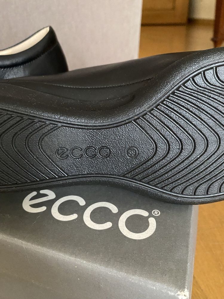 Туфли  новые Ecco