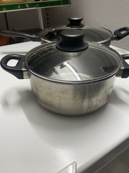 Um tacho e uma frigideira