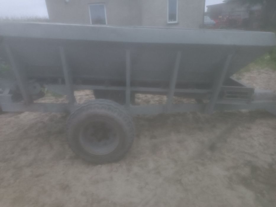 Rozsiewacz do wapna lub nawozu piast lcw 3