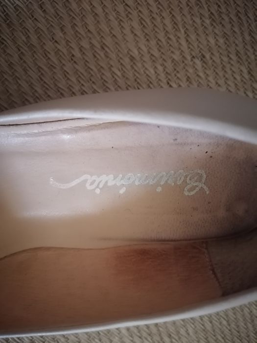 Sapatos de salto, 39