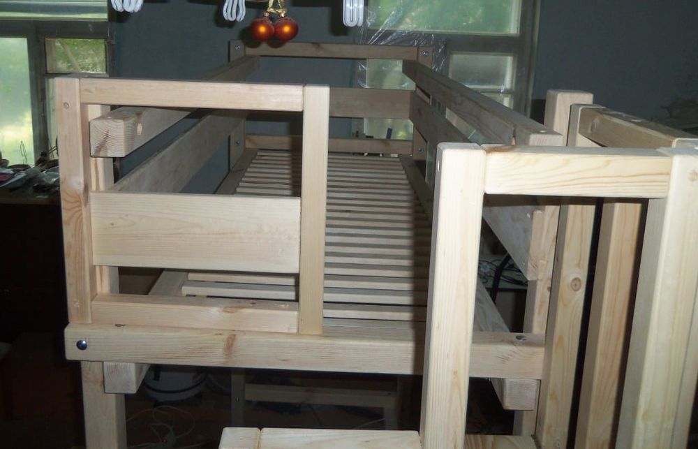 Ліжко-горище з цільної сосни