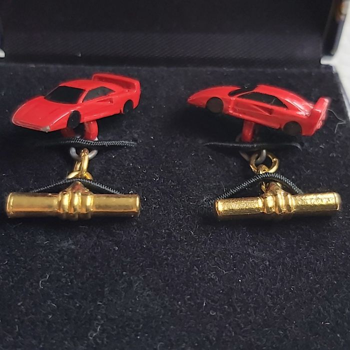 Ferrari F40 - Botões de punho novos com caixa.