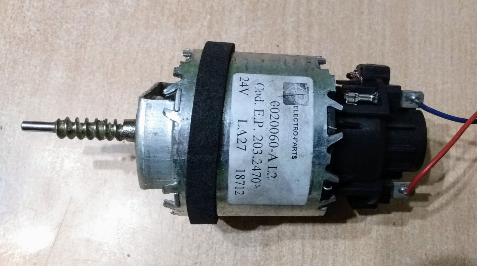 Silnik prądu  DC- ELECTRO-PARTS 24V DC z siłownika z łóżka