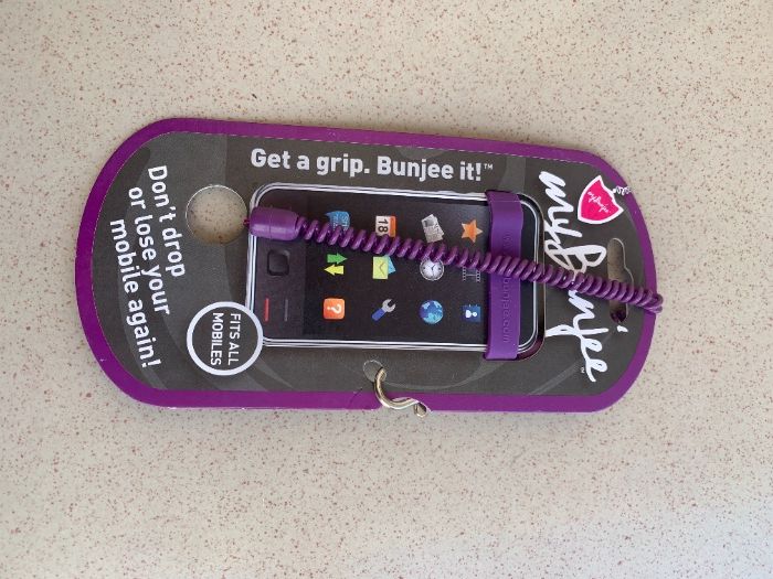 Suporte universal para smartphone myBunjee com chaveiro.