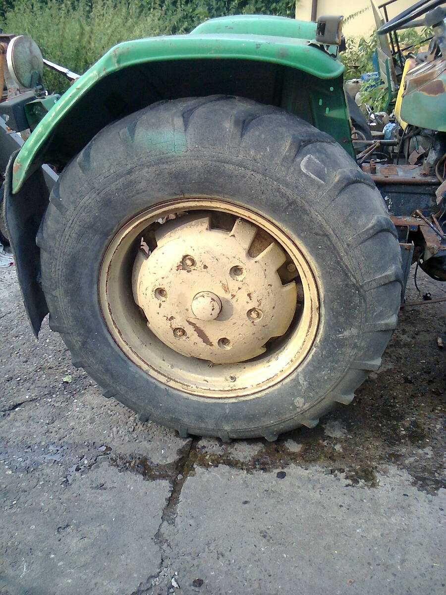 Ursus C 360 koła kompletne 14.9/28 , bez gwiazdy