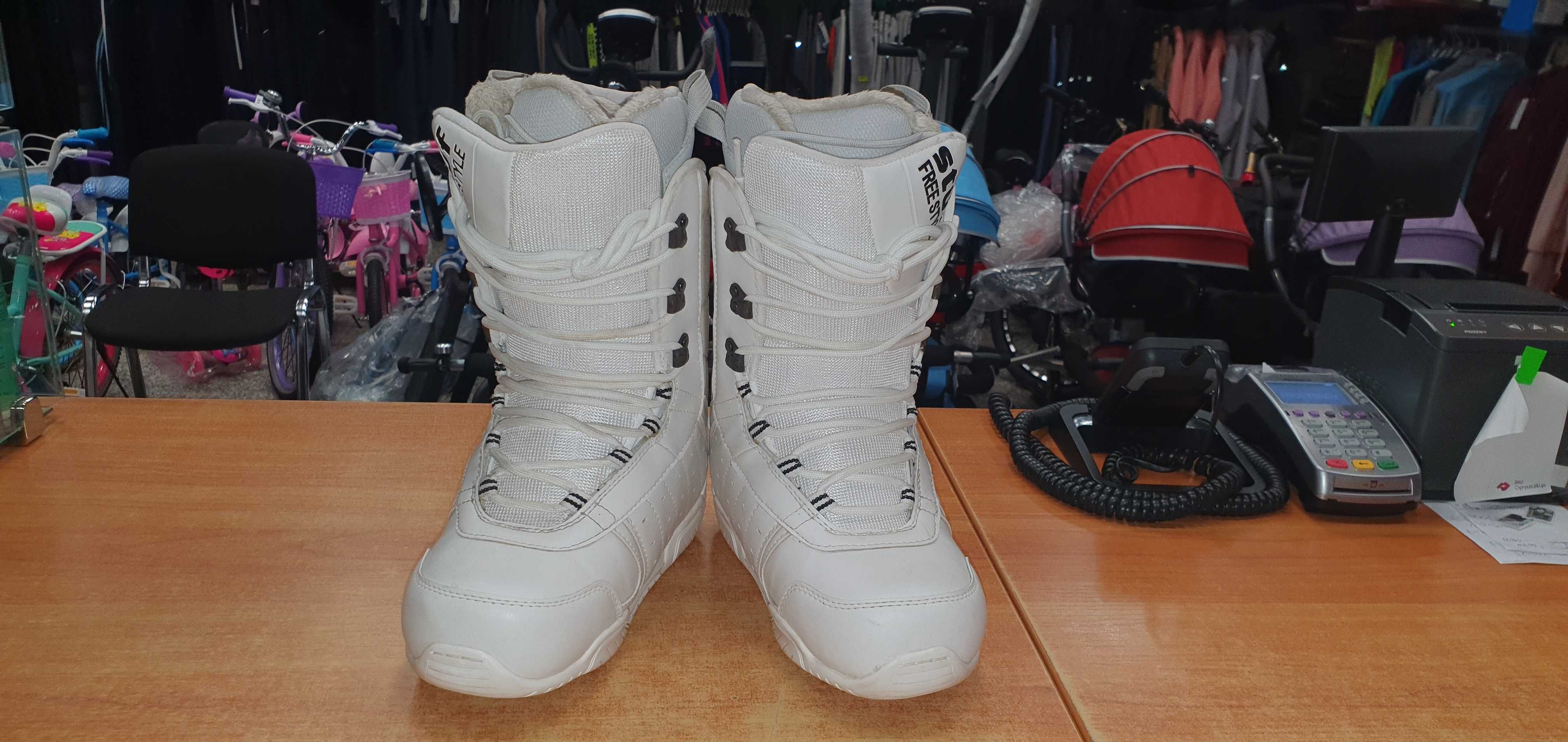 Buty snowboardowe STUFF ( rozmiar 38/39 )