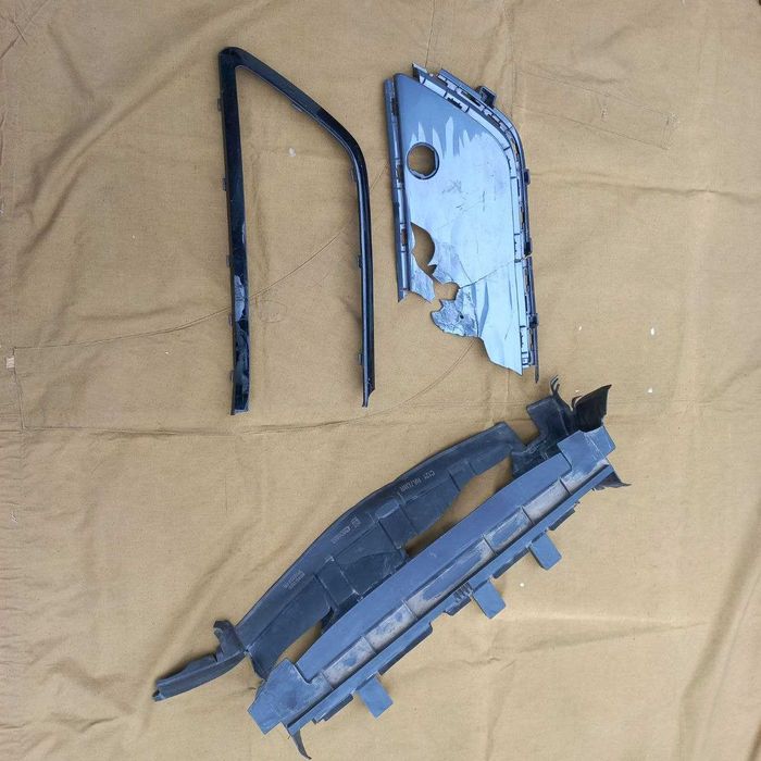 Решітка верхня автомобіля (Chevrolet Bolt EUV)