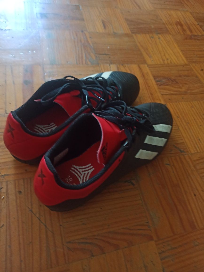 Chuteiras adidas traxion X