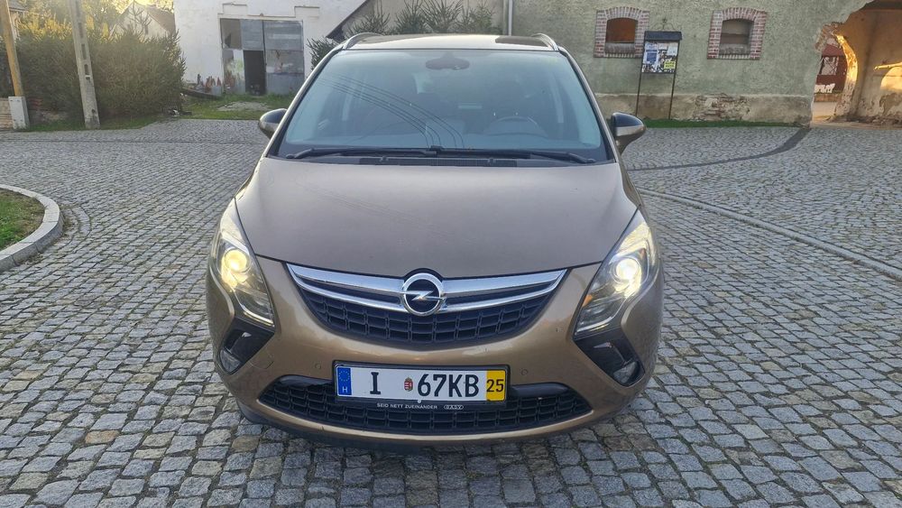 Opel Zafira Okazja,7 osób,kilometry gwarantowane,uszkodzenie jak na zdjęciach
