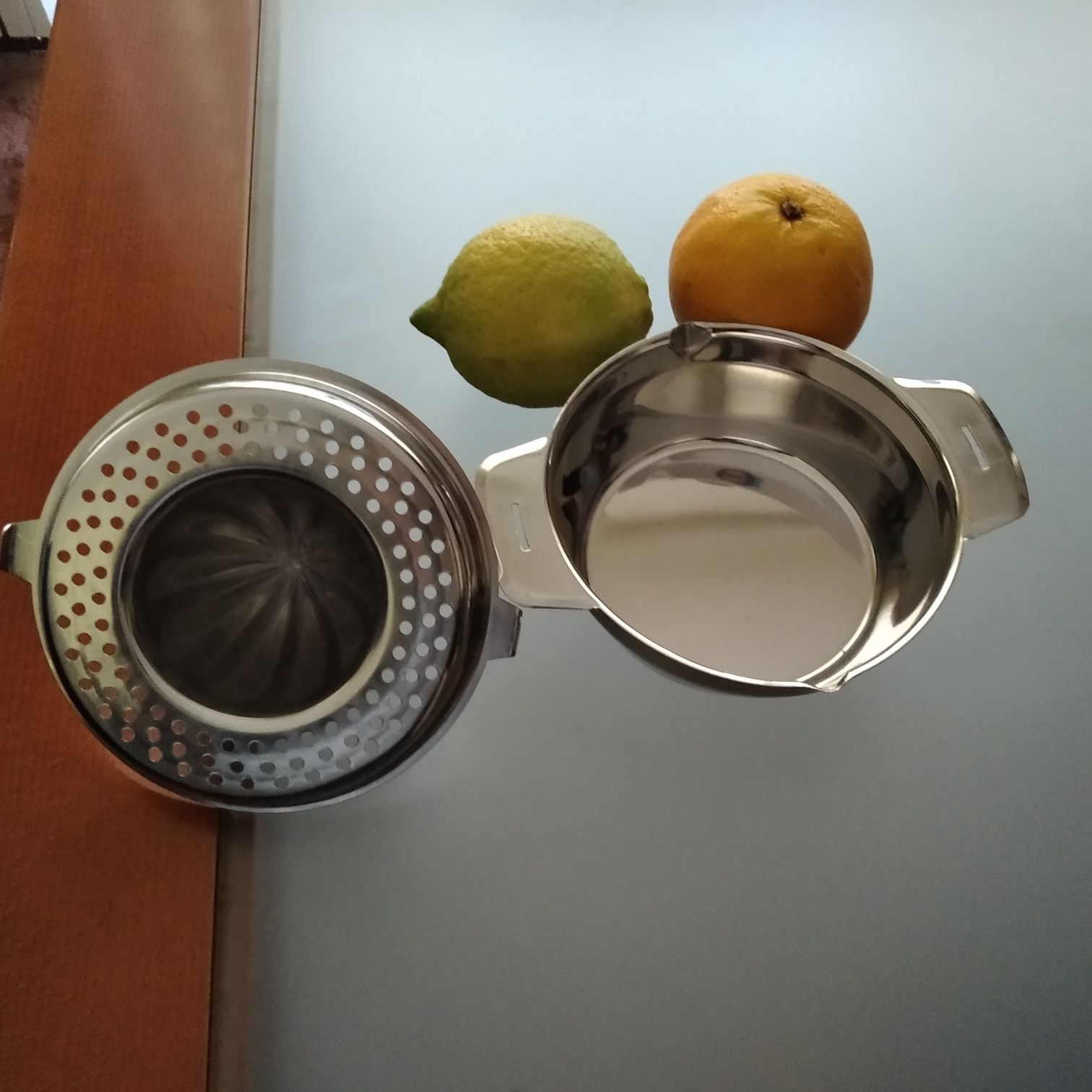 Espremedor Inox \ cortador  pizzas