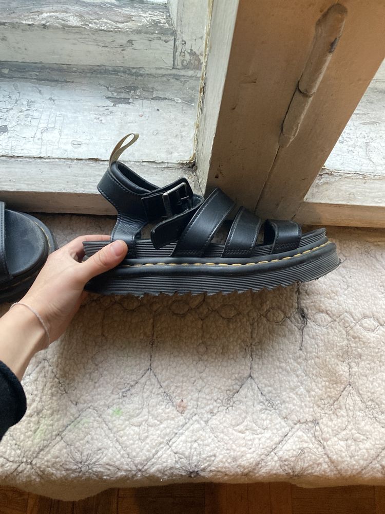 Blaire Vegan Black Dr. Martens Босоніжки