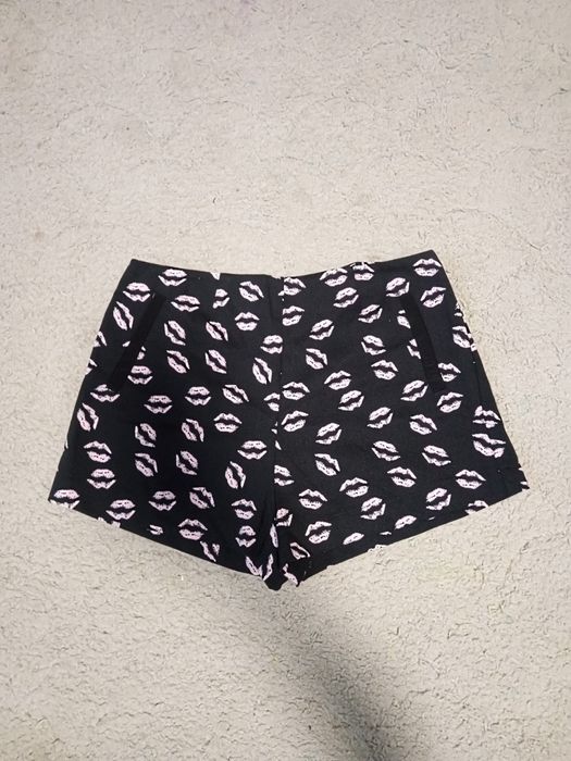 Spodenki w usta Atmosphere