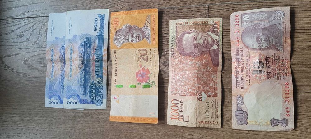 Monety Banknoty Sri Lanka Malezja Indie Japonia Nowa Zelandia Kambodża