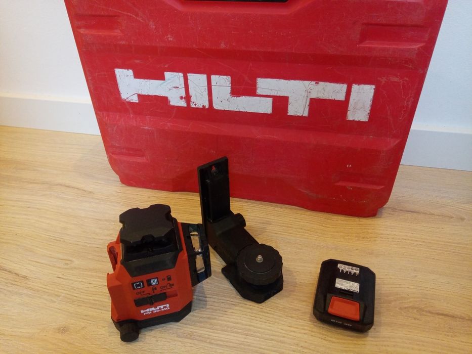 Hilti Pm 30 -MG Laser niwelator wieloliniowy 3x360st. Etui zestaw