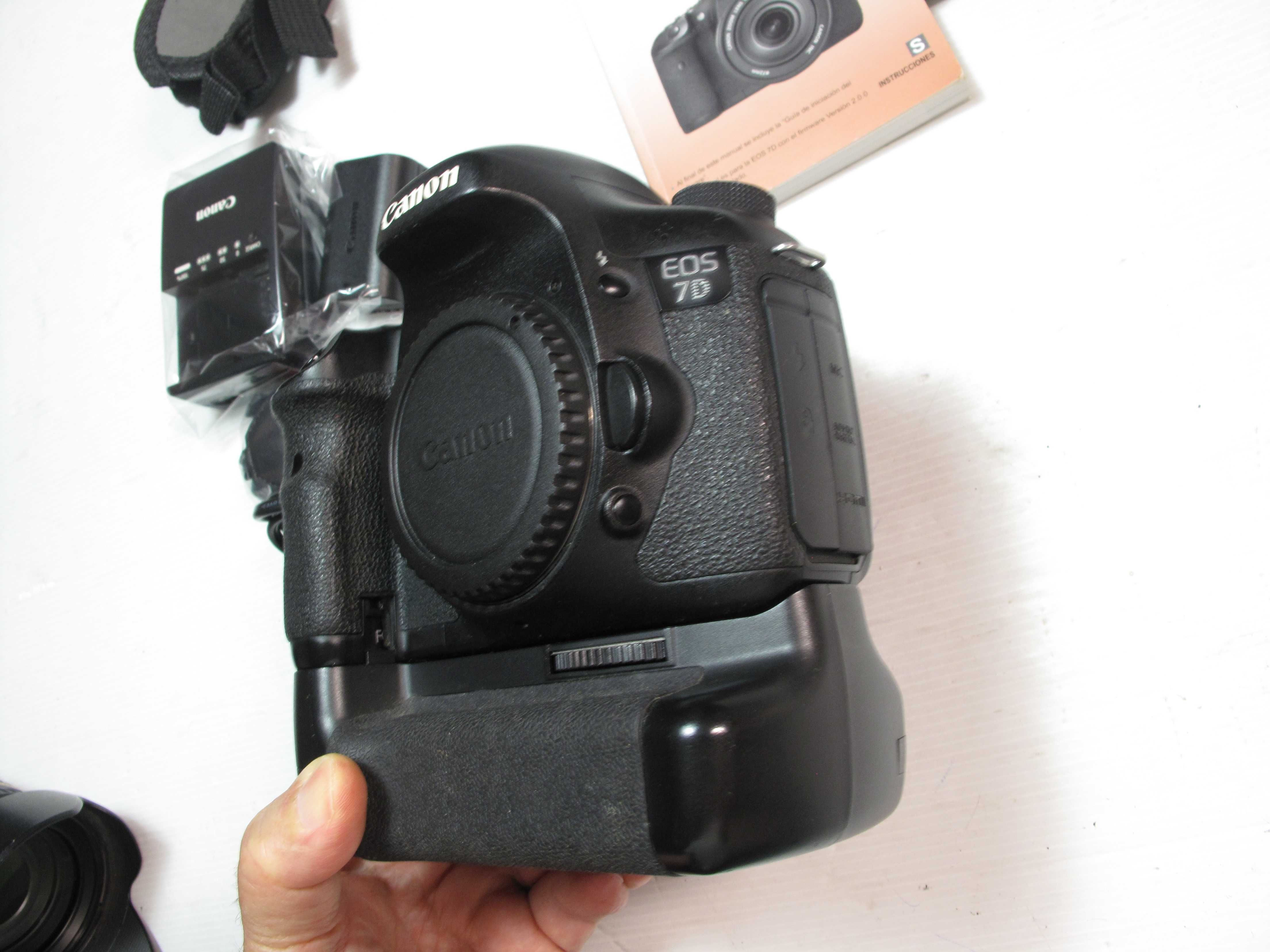 Canon 7D só 27 mil disparos Bom estado ver fotos e descrição