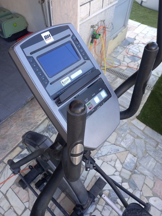 Elíptica BH Fitness