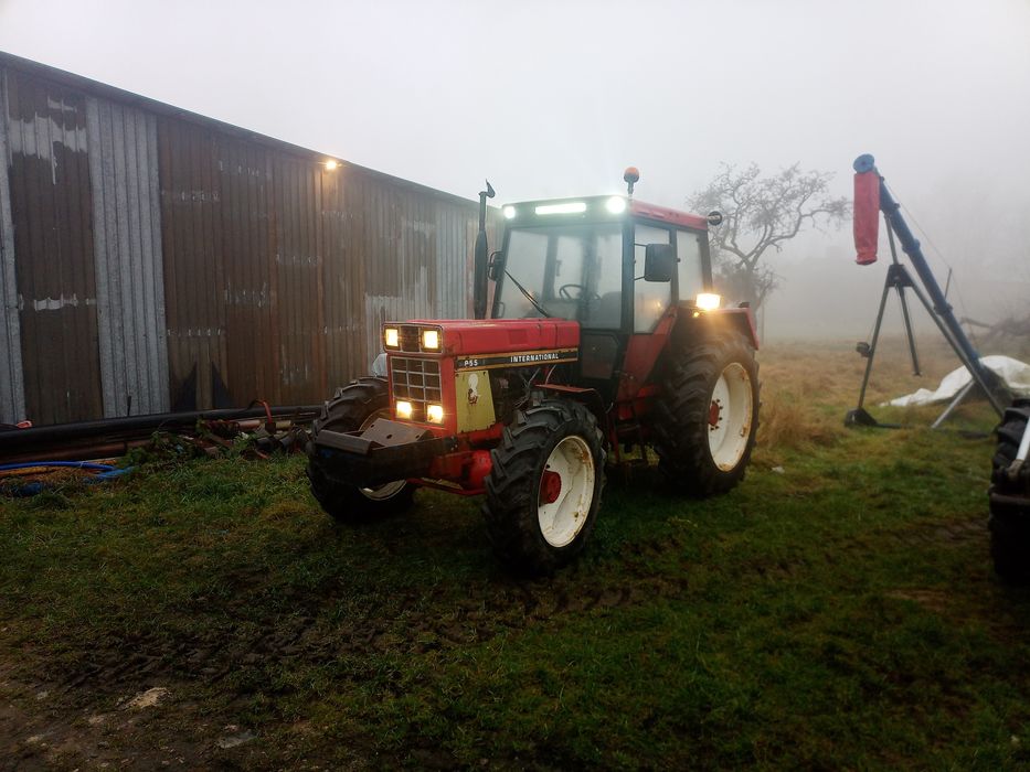 Ciągnik rolniczy International Case 955