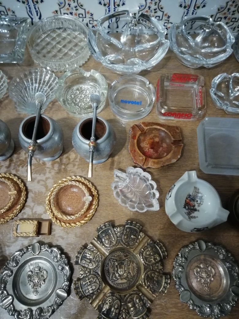 Colecção Antiga Cinzeiros 3 Cachimbos Mais 60 PEÇAS