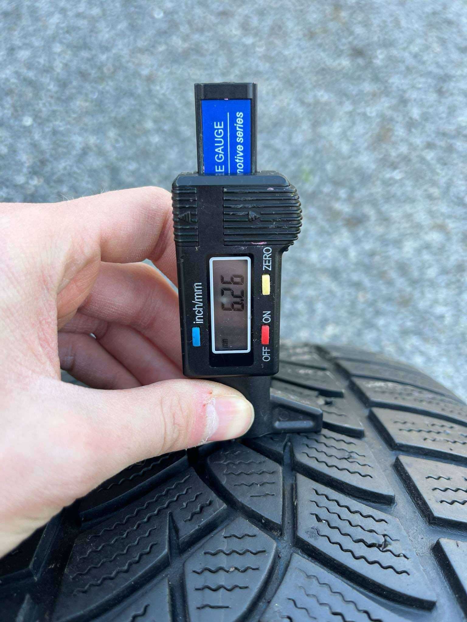 Opony 225/55R17 Goodyear Ultragrip Performance Zima 2sztuki 6,26mm