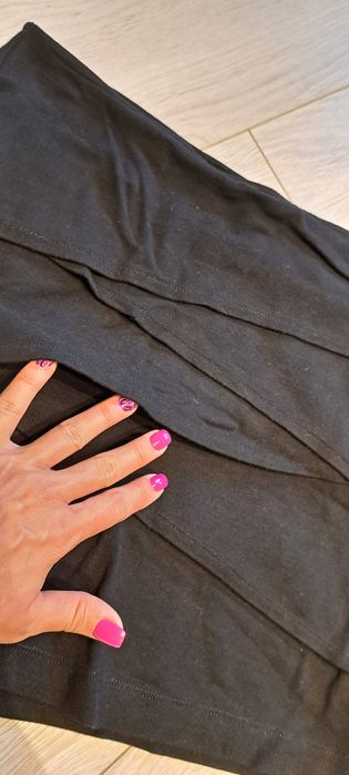 Czarna klasyczna krótka spódniczka Orsay M/L