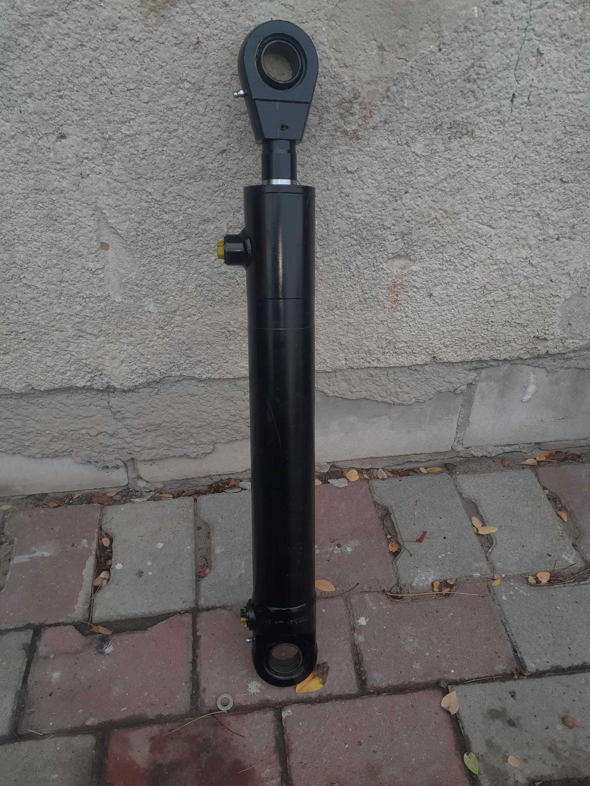 siłownik hydrauliczny dwustronnego działania