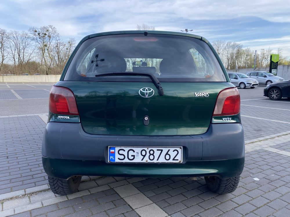 Toyota Yaris 1 1.0 benzyna 2000 r.