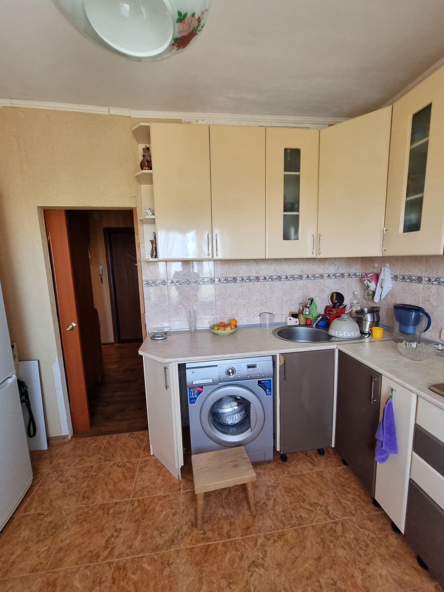 Затишна,велика 3х кімнатна квартира,  район наближений до центру