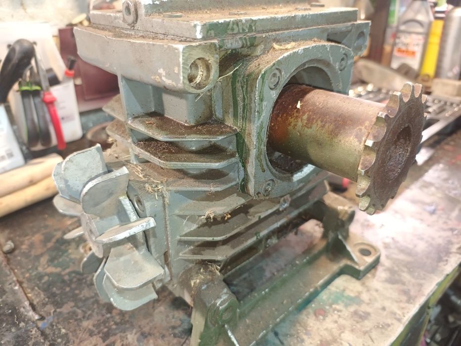 Продам редуктор 1ч80 1:20