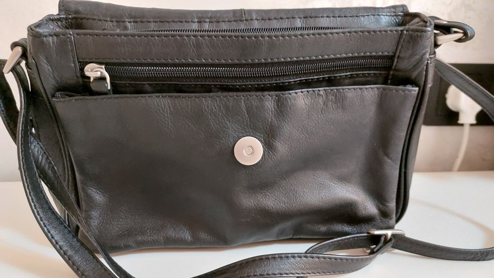 Шкіряна сумка італійського бренду VERA PELLE