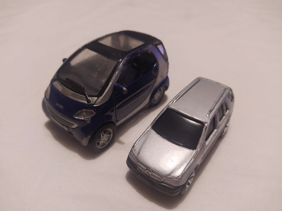 Carros em Miniatura da Coleção Maisto.