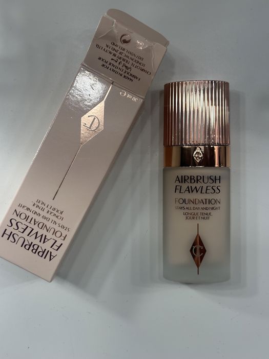 Nowy Charlotte Tilbury Foundation podkład