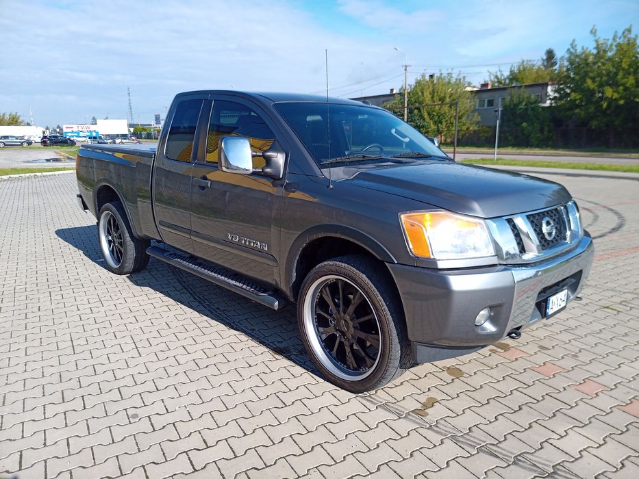 Nissan Titan 5.6 v8