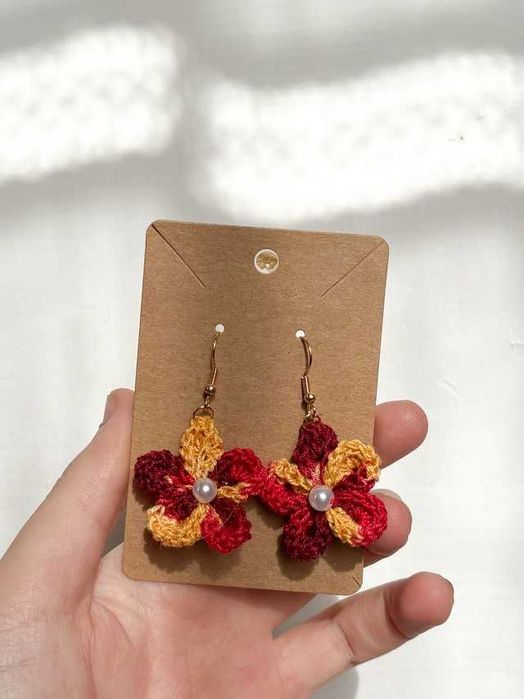 Brincos em crochet de Flor com pedra no meio