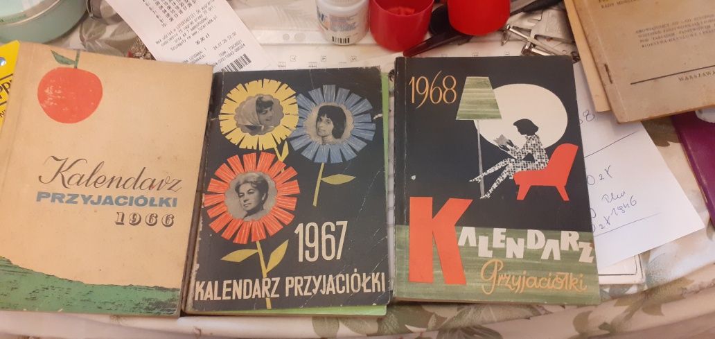 Stare kalendarze przyjaciółki 8 sztuk